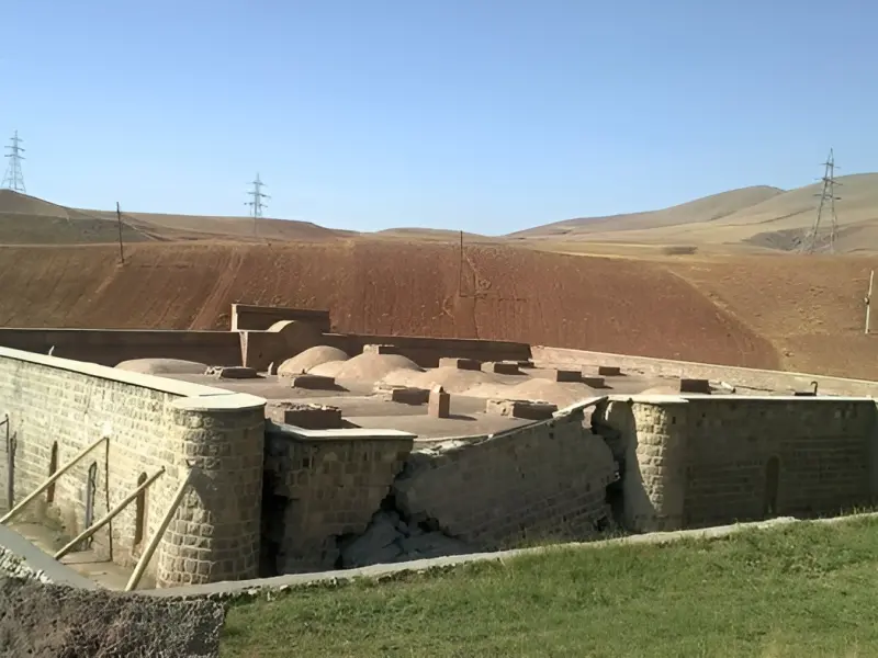 کاروانسرای گویجه بل - تصویر 1