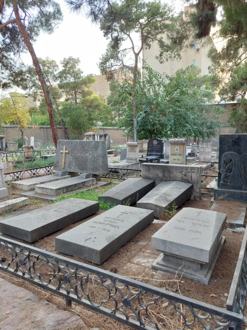 گورستان دولاب - تصویر 5