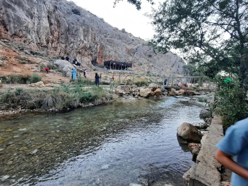 چشمه شش‌ پیر - تصویر 4