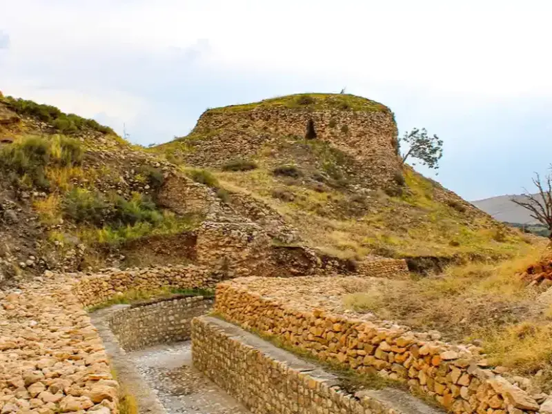 قلعه یزدگرد
