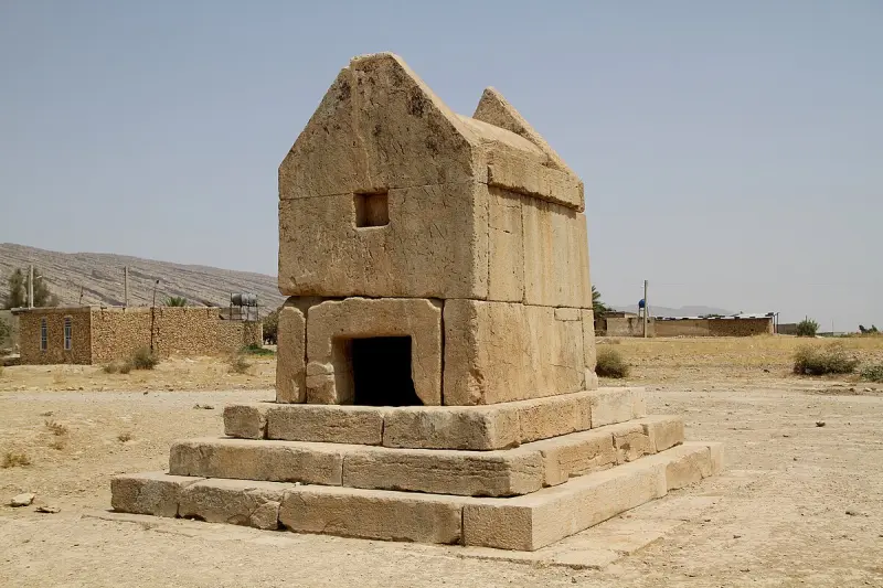آرامگاه گور دختر - تصویر 1