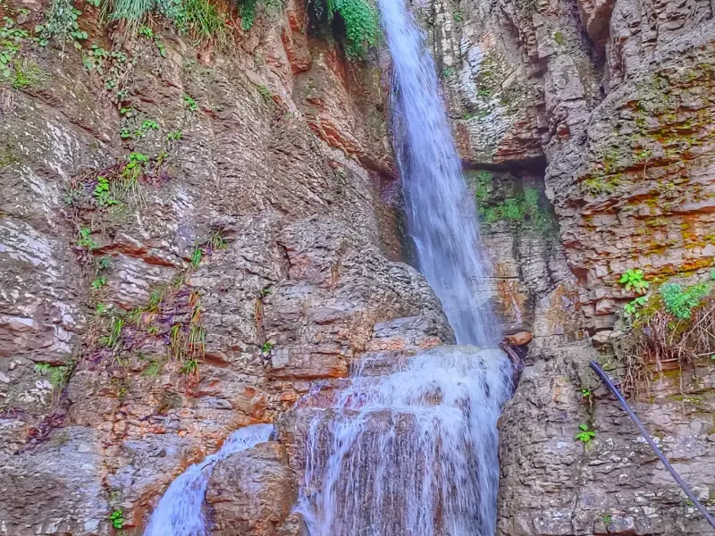 آبشار دینار سرا - تصویر 1