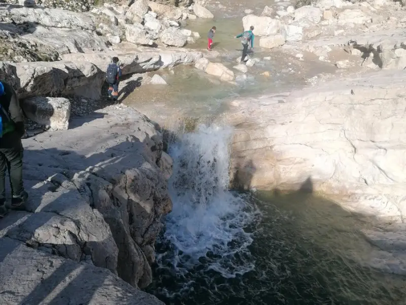 آبشار حکیم باشی - تصویر 7