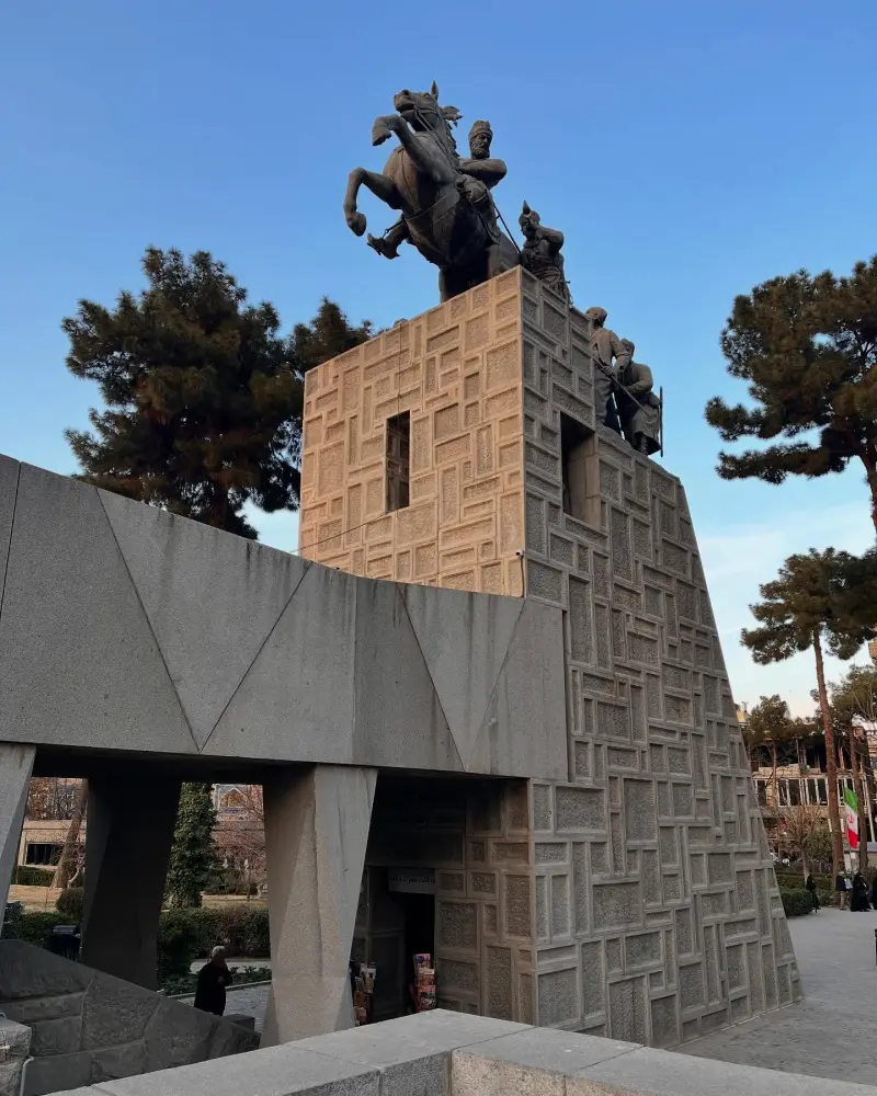 آرامگاه نادرشاه - تصویر 3