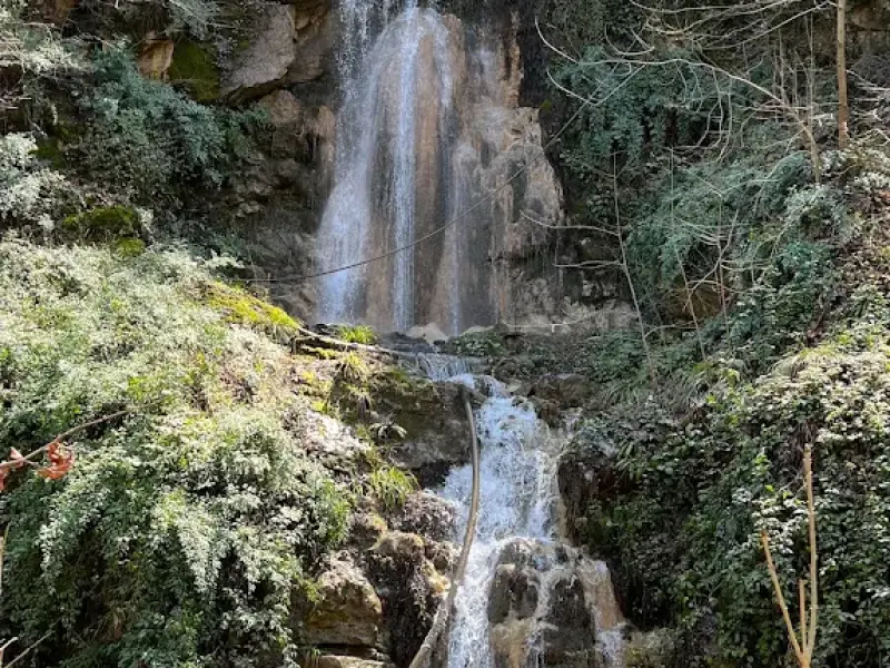 آبشار چلم زرین گل - تصویر 2
