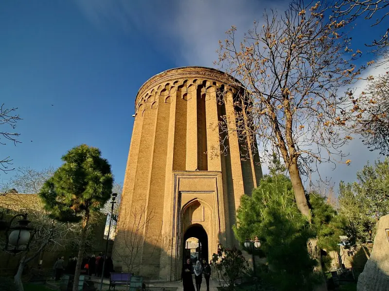 برج طغرل - تصویر 2