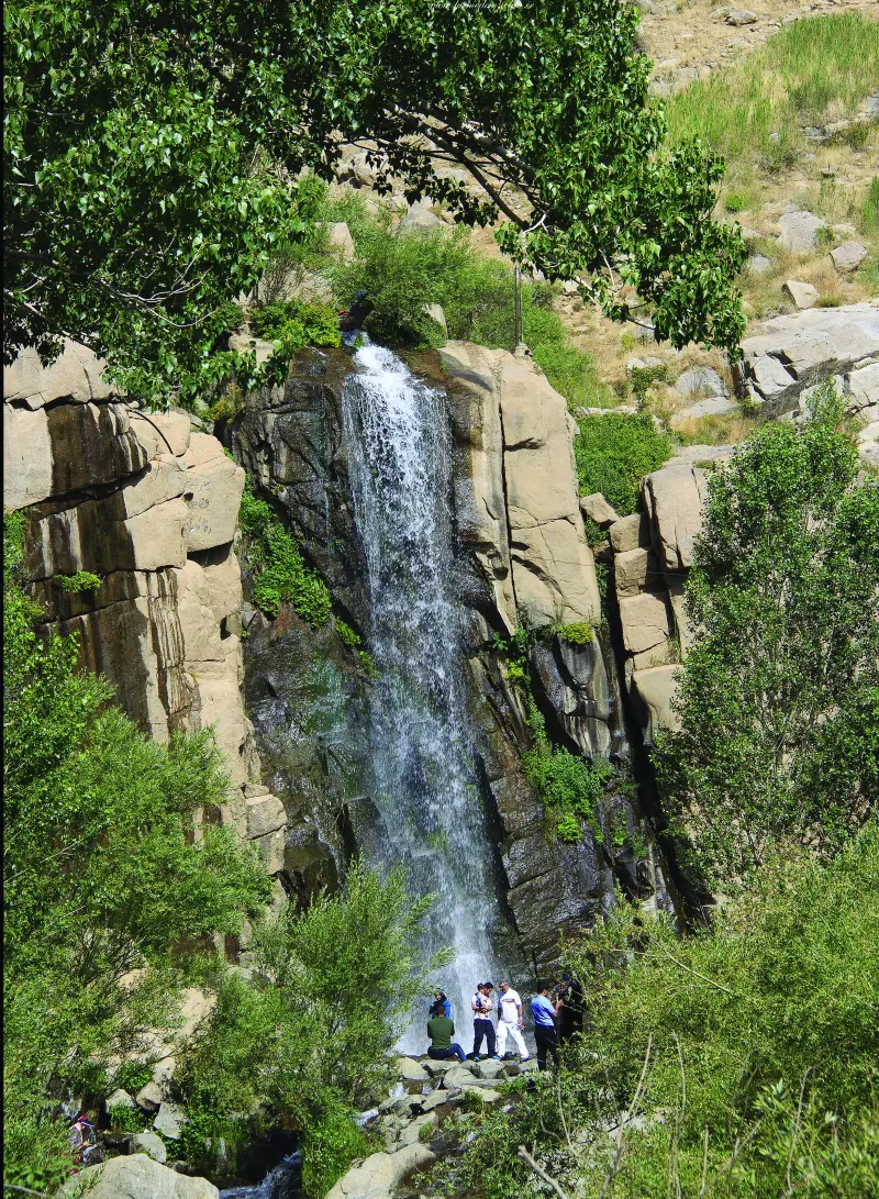 آبشار گنج‌نامه - تصویر 3