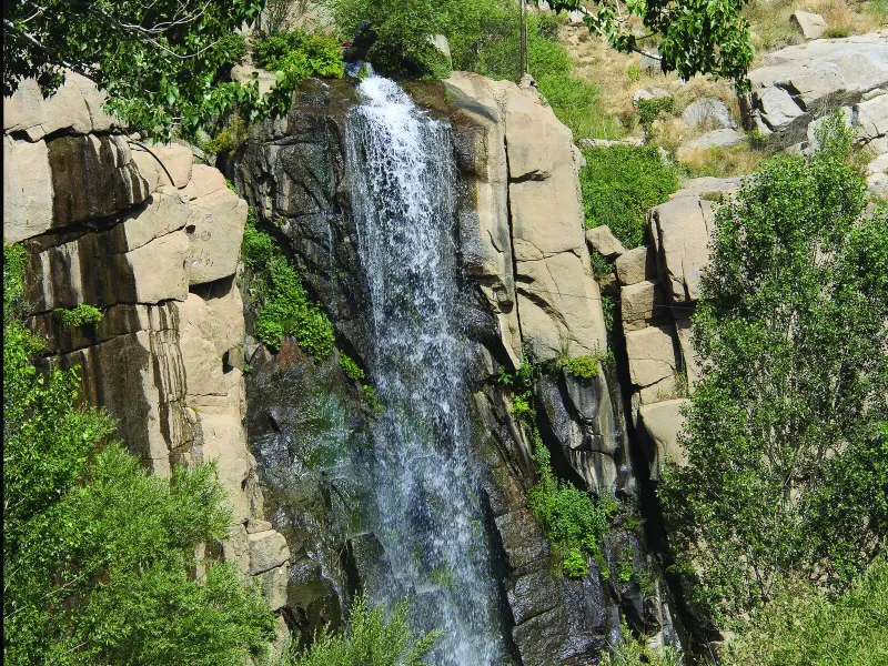 آبشار گنج‌نامه - تصویر 3