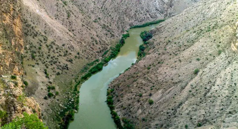 تنگ سازبن - تصویر 1