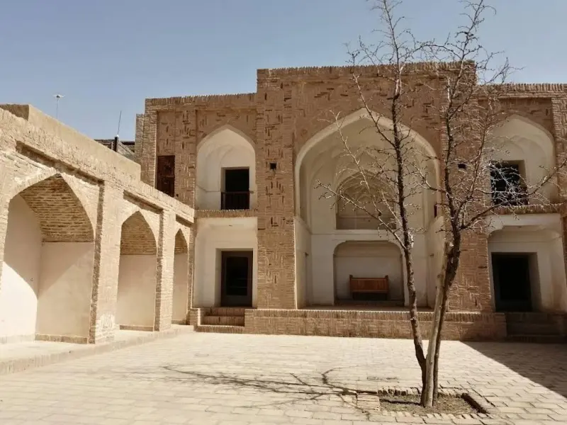 بنای تاریخی خواجه خضر - تصویر 1