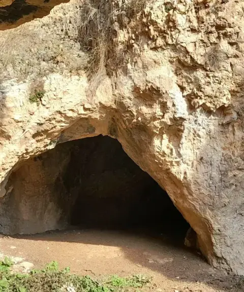 غار لی در، مازندران