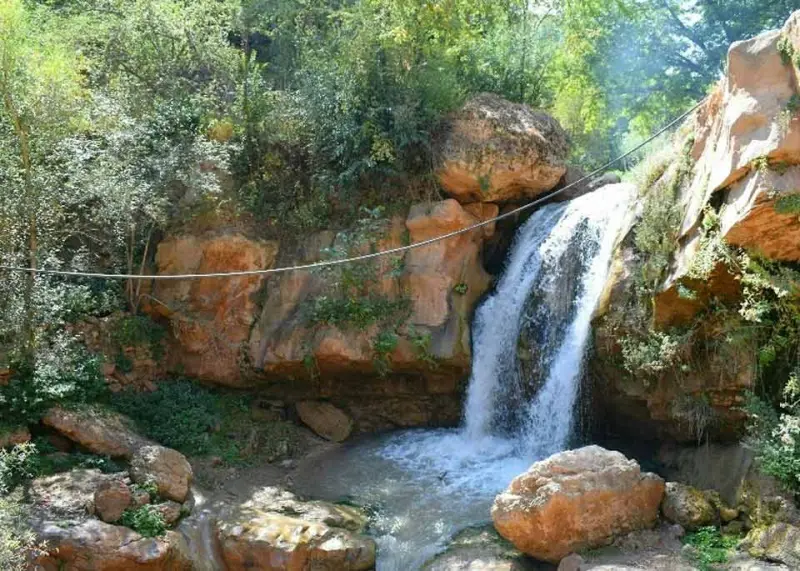 آبشار اسطرخی - تصویر 1