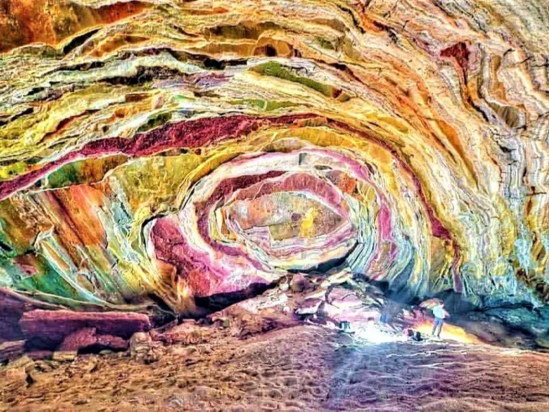غار رنگین‌کمان