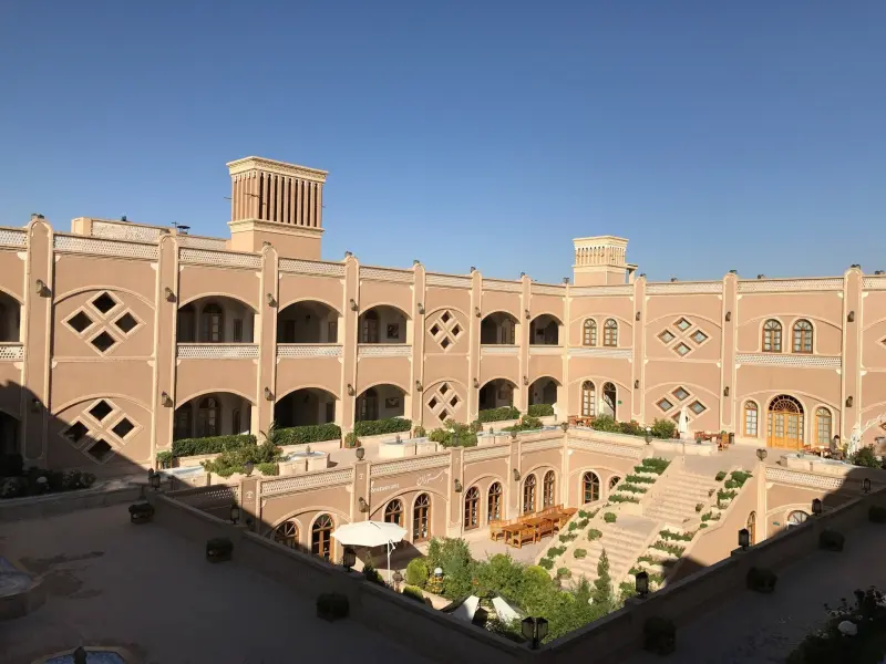 خانه لاری‌ها