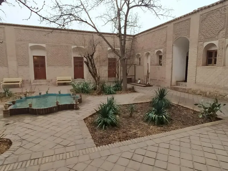 خانه اعتمادی نیا
