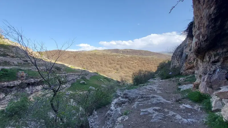 غار لی در - تصویر 2