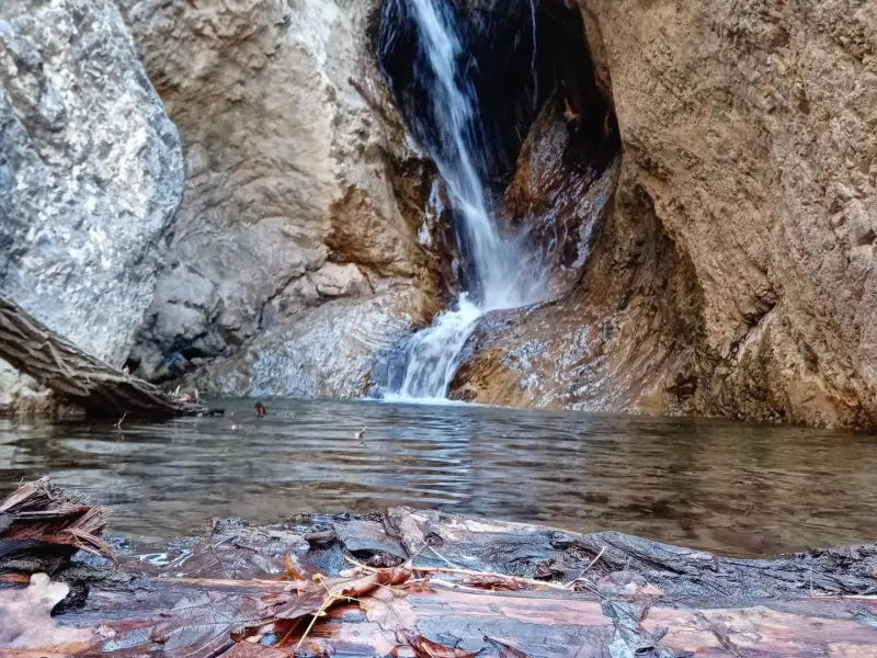 آبشار چنارستان بید‎ - تصویر 2