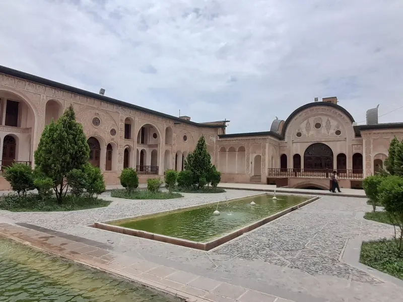 خانه طباطبایی‌ها