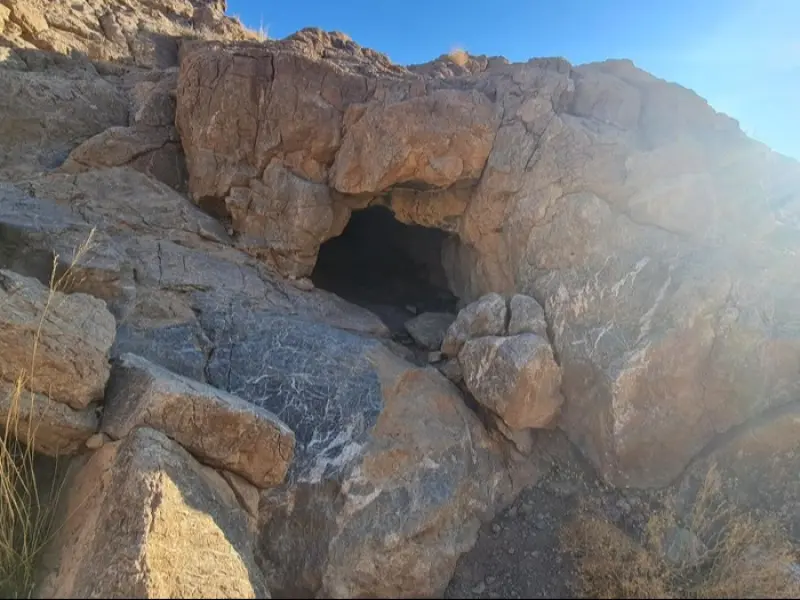 غار شاه قنداب‎