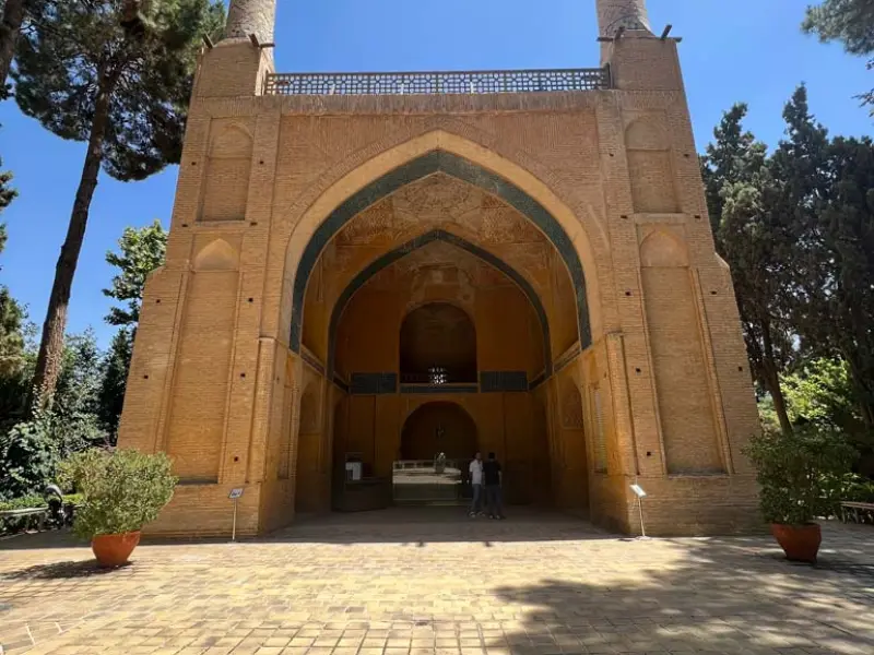 منارجنبان اصفهان - تصویر 2
