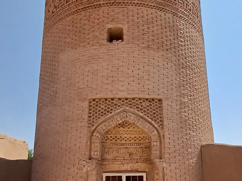 آرامگاه پیرعلمدار - تصویر 2