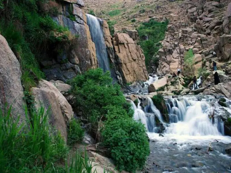 آبشار گنج‌نامه - تصویر 2