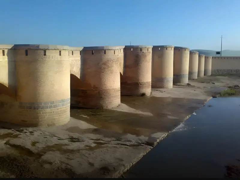 پل فرهاد آباد