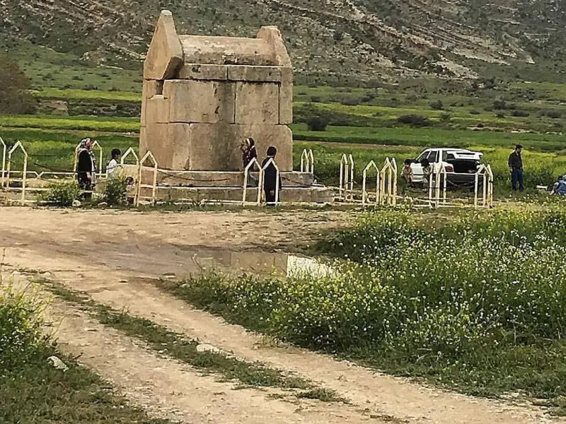 آرامگاه گور دختر - تصویر 3