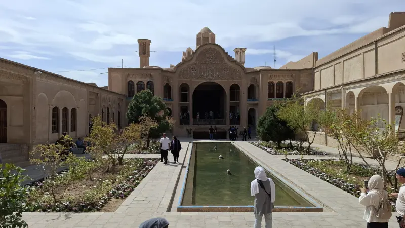 خانه بروجردی‌ها - تصویر 2