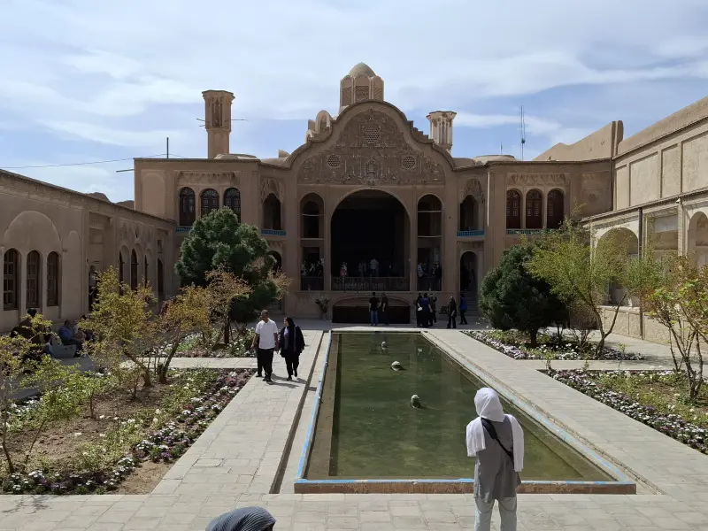 خانه بروجردی‌ها - تصویر 2