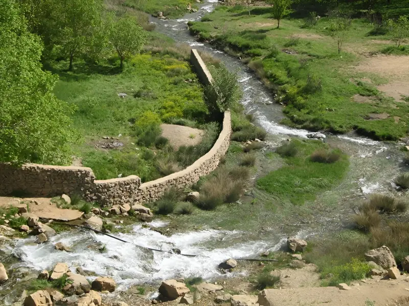 چشمه خونیار - تصویر 2