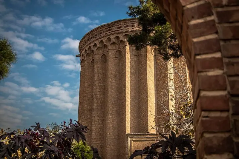 برج طغرل - تصویر 1