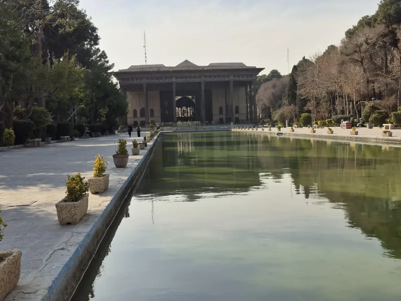 کاخ چهل‌ ستون - تصویر 3