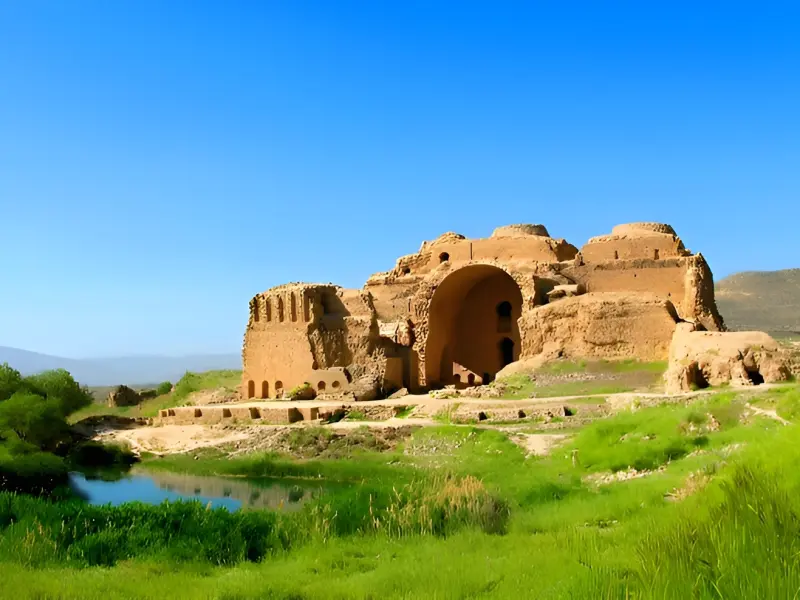 کاخ اردشیر بابکان - تصویر 1