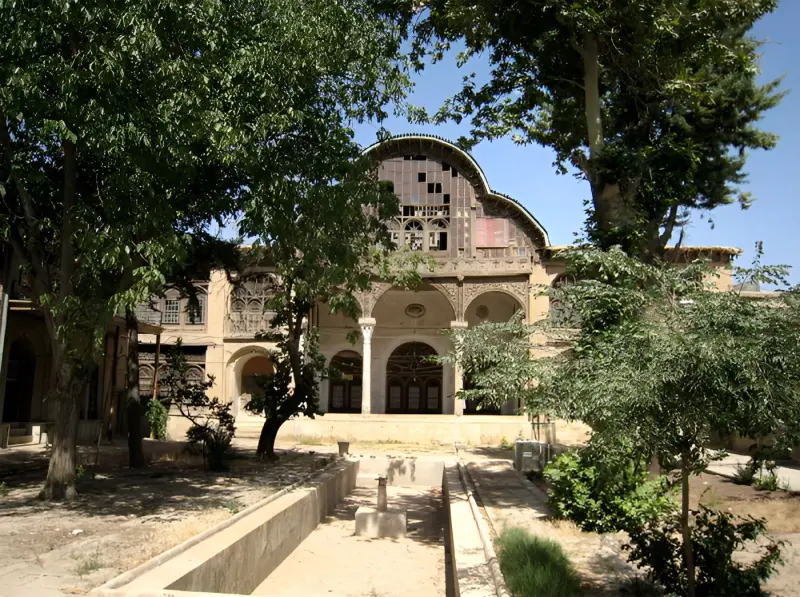عمارت مشیر دیوان - تصویر 1