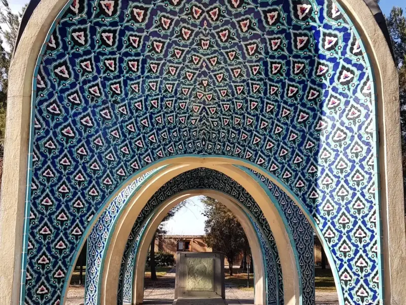 آرامگاه کمال الملک - تصویر 3