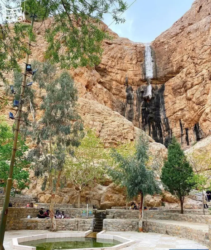 آبشار چشمه لادر - تصویر 1