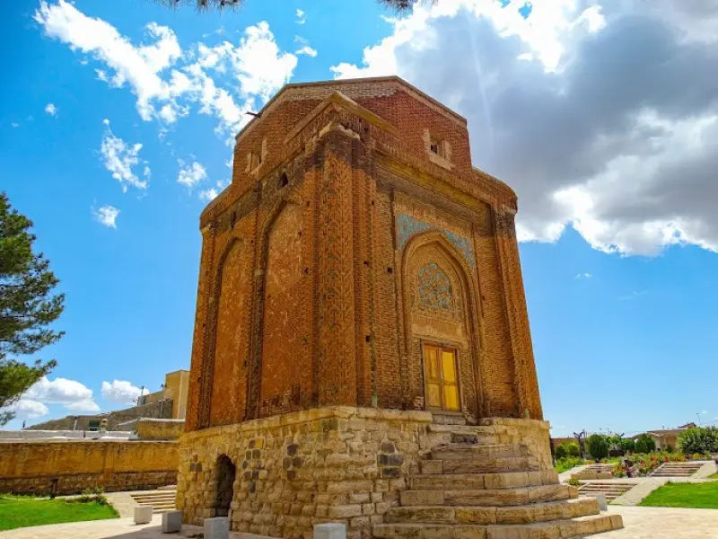 گنبد سرخ