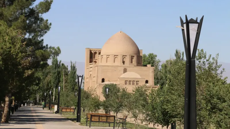 گنبد هارونیه - تصویر 2