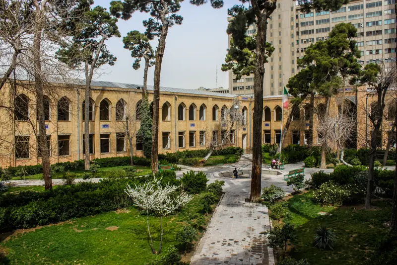 مدرسه دارالفنون - تصویر 1