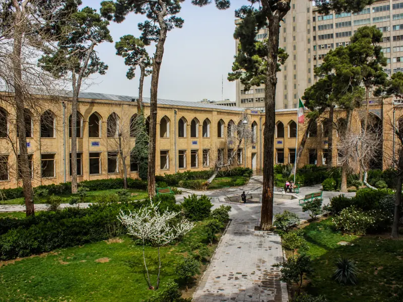 مدرسه دارالفنون - تصویر 1