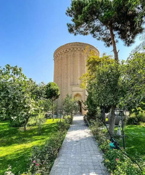 برج طغرل، تهران