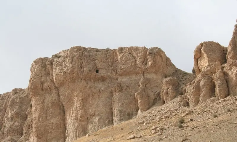 غار قارنی یاریق - تصویر 1