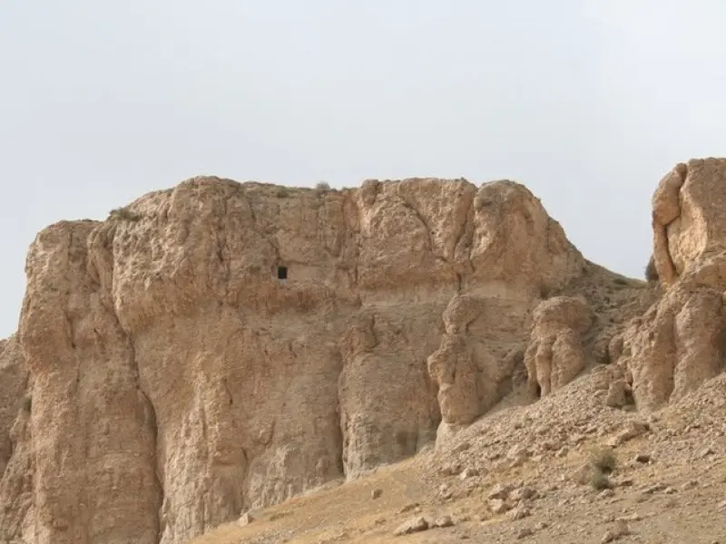 غار قارنی یاریق - تصویر 1
