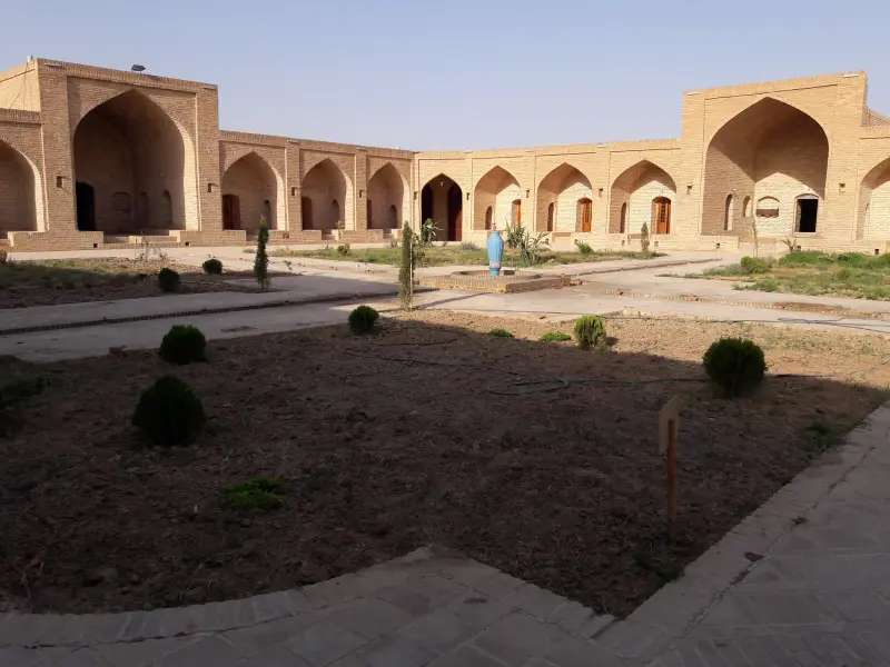 کاروانسرای شاه عباسی ده‌نمک - تصویر 2