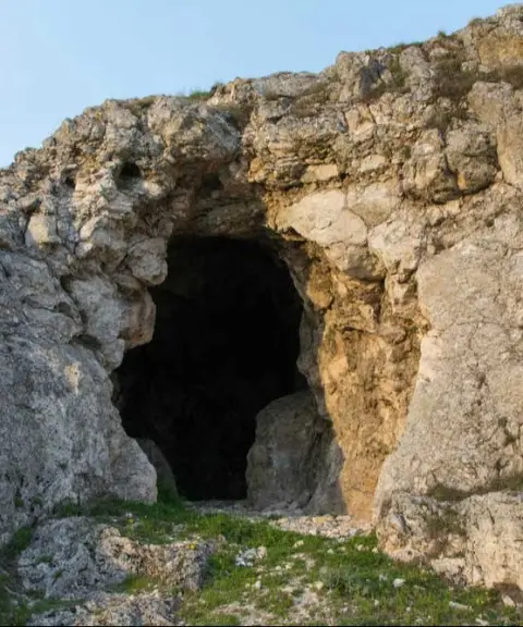 غار هیزج، همدان