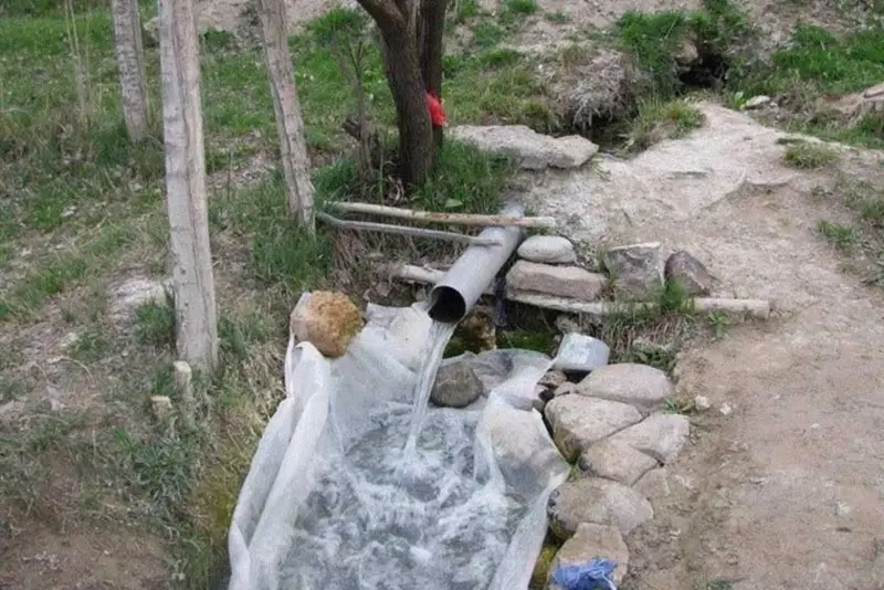 چشمه ایستی بلاغ - تصویر 1