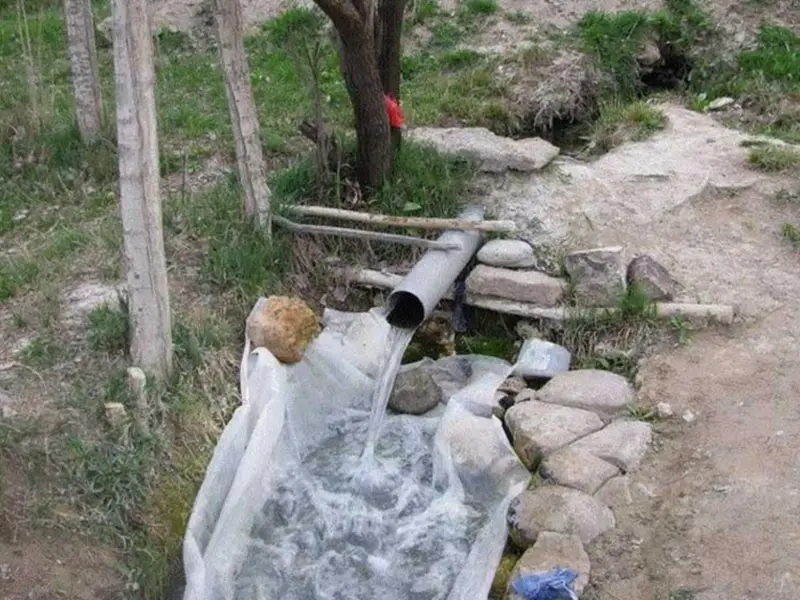 چشمه ایستی بلاغ - تصویر 1