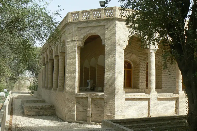عمارت صمیمی - تصویر 1
