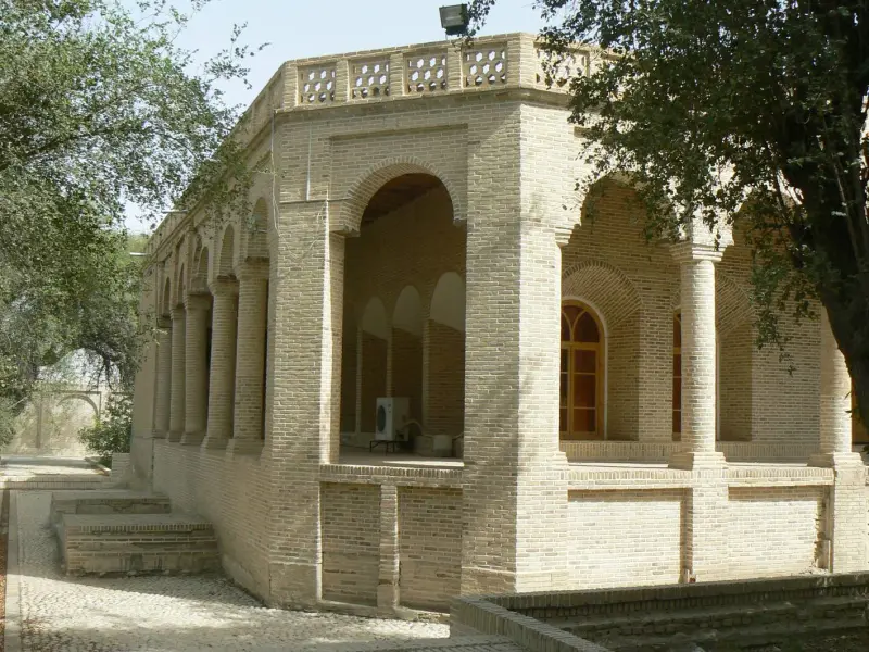 عمارت صمیمی - تصویر 1